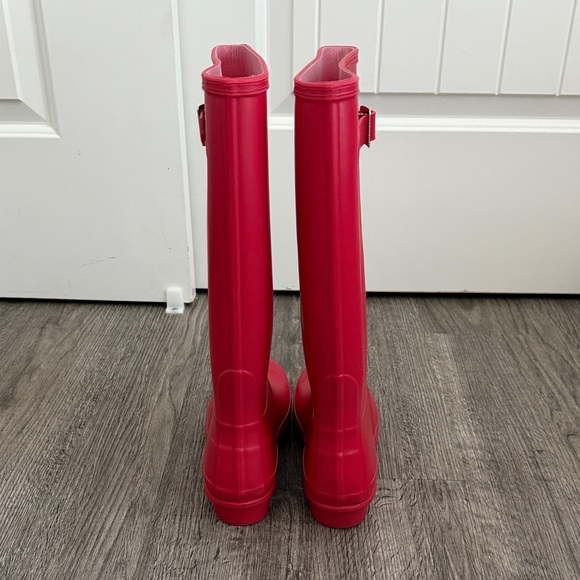 West Blvd Vibrant Red Rain Boots - Picture 3 of 7